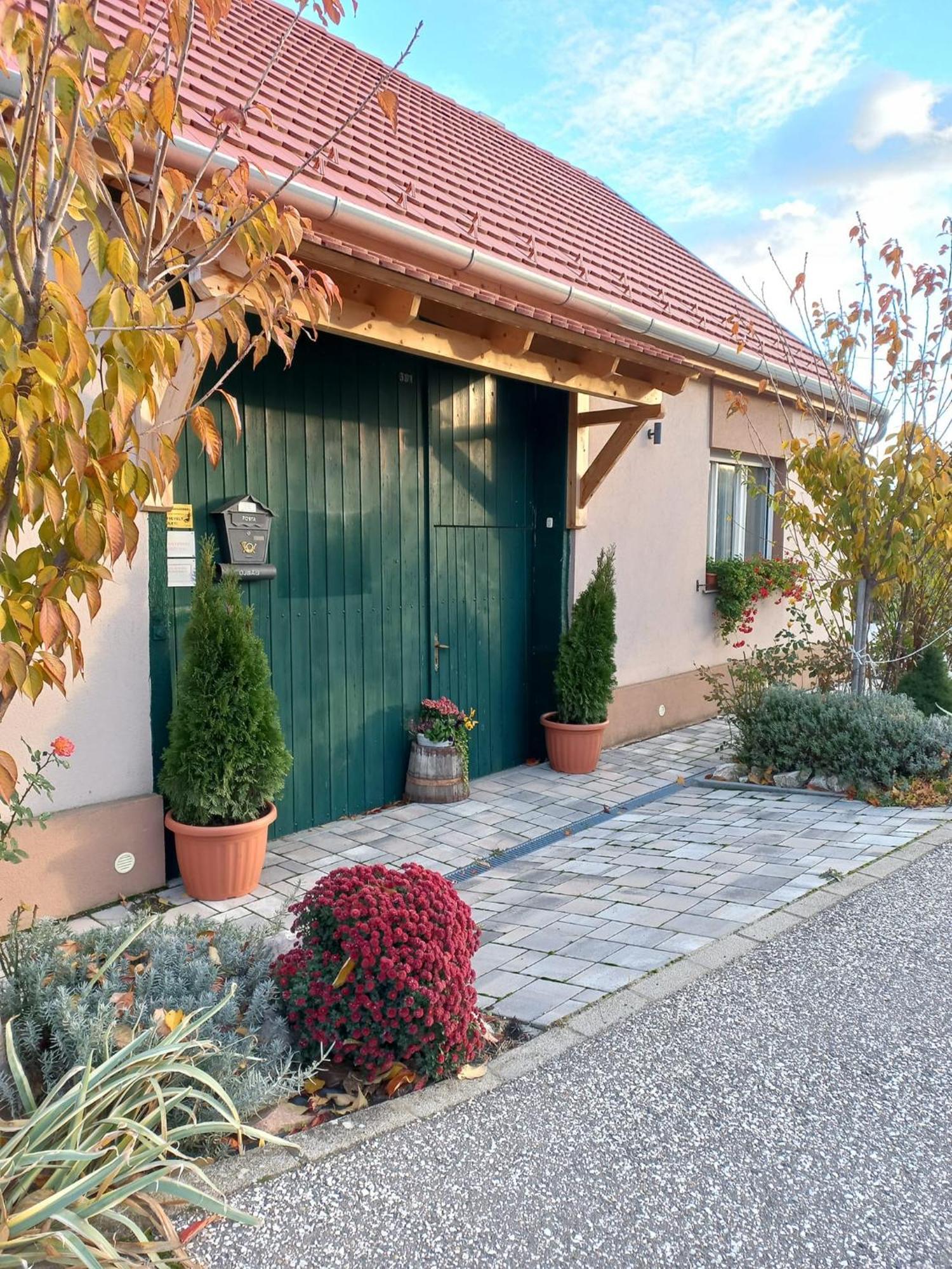 Bormegallo Vendeghaz Szekszard Exterior photo